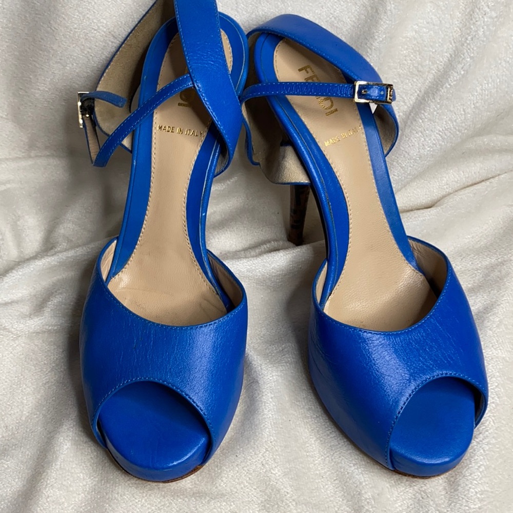 FENDI Logo Leather Platform Pumps